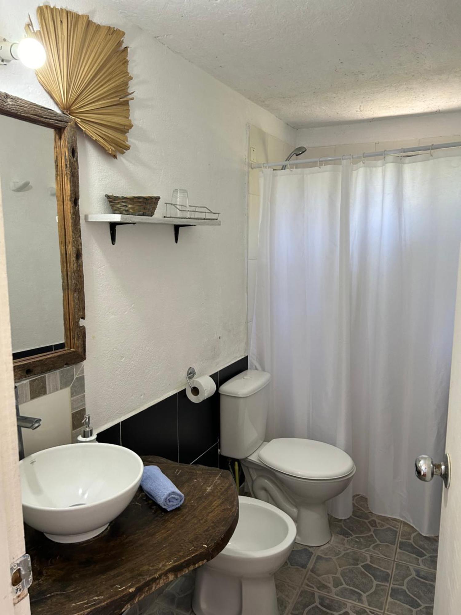 Lunas Del Bosque Cabana Y Apartamento En Suite ลาปาโลมา ภายนอก รูปภาพ